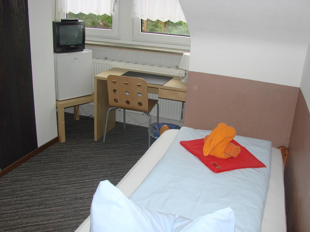 Gaestehaus Am Heuss-Platz Erlangen Habitación foto