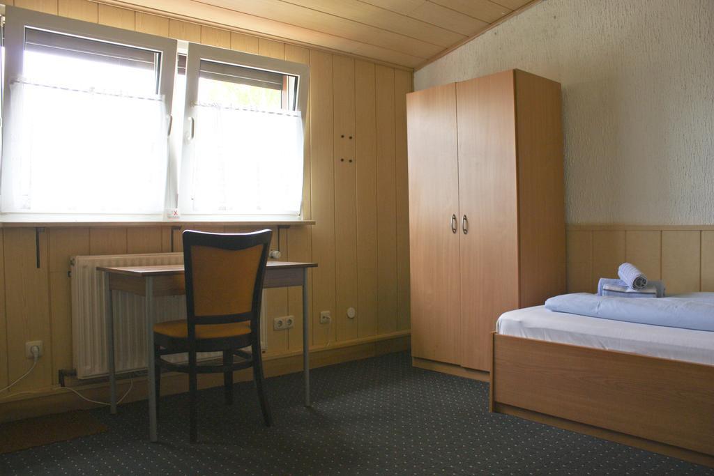 Gaestehaus Am Heuss-Platz Erlangen Habitación foto