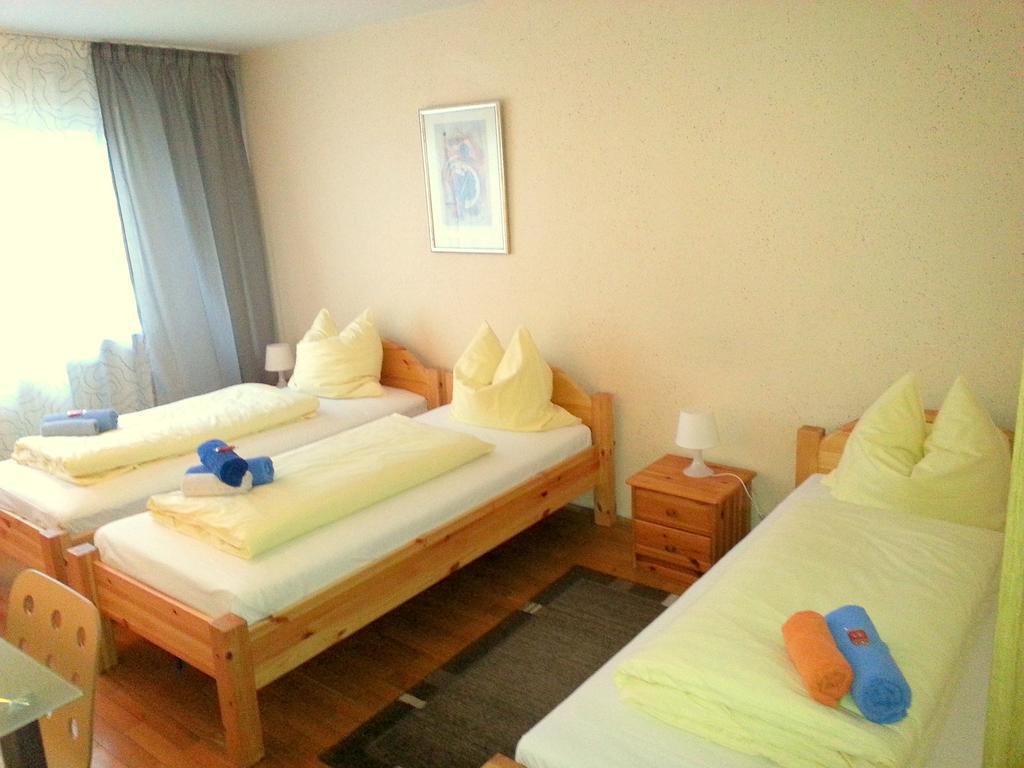 Gaestehaus Am Heuss-Platz Erlangen Habitación foto
